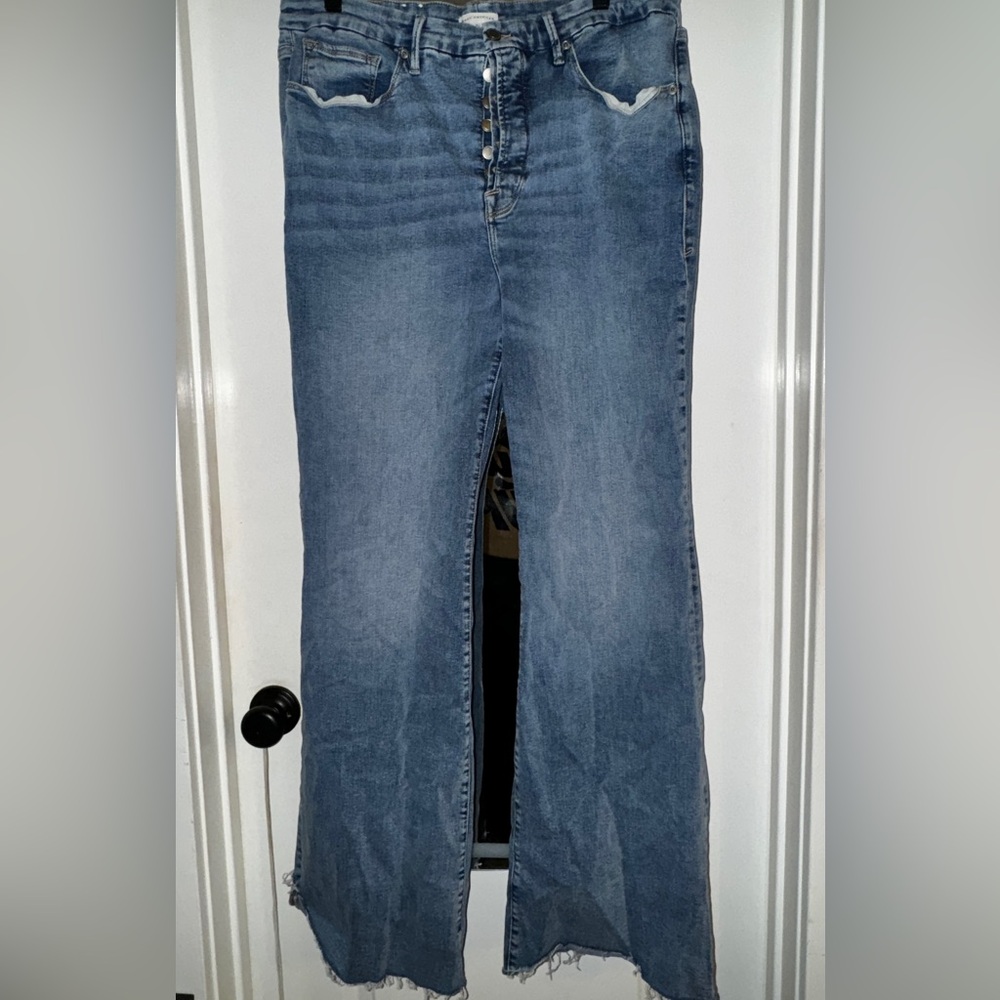 GOOD AMERICAN- Good Classic Slim Boot Cut-too sexy to keep to myself